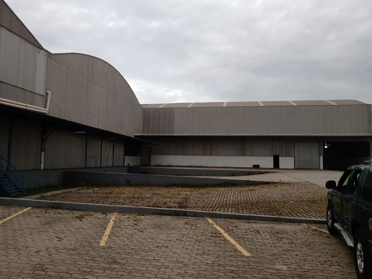 Excelente galpão 3800m com 4 docas para alugar na Lindenberg  - Foto 3