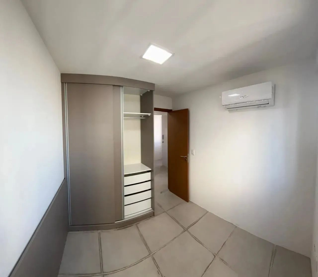 APARTAMENTO NO CORAÇÃO DE BOA VIAGEM PARA ALUGUEL POSSUI 2 QUARTOS COM TODOS MÓVEIS PLANEJ - Foto 11
