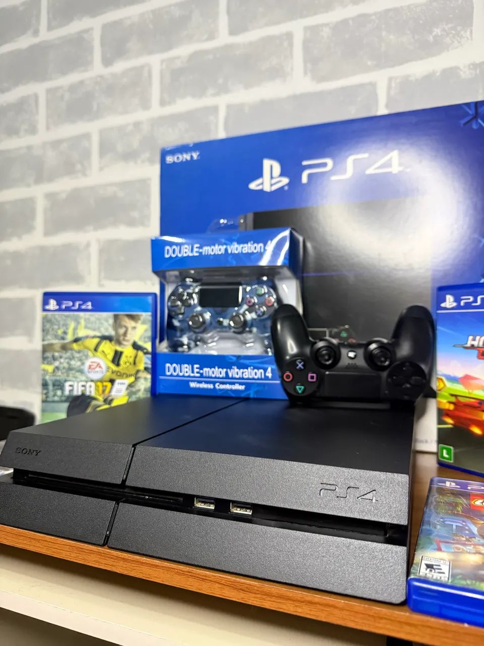 PlayStation 4 com caixa jogos e controle  - Foto 2