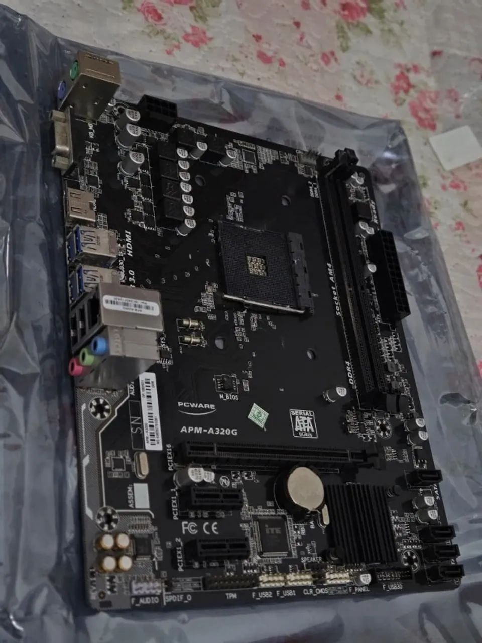 Placa-Mãe PCWare APM-A320M AM4 ? Excelente estado