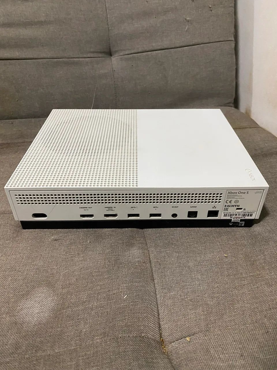 Xbox One S 512gb 2 controles - Foto 2