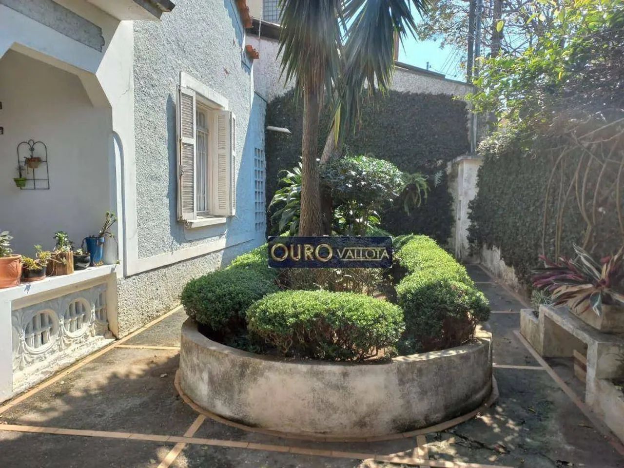 Casa de Esquina com 330m² - Foto 5