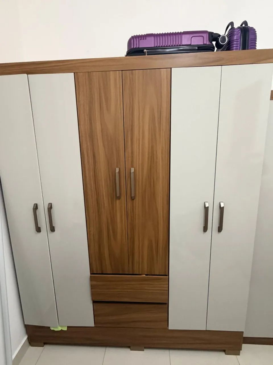 Comjunto:  Guarda Roupa + Cômoda + Armário Multiuso 