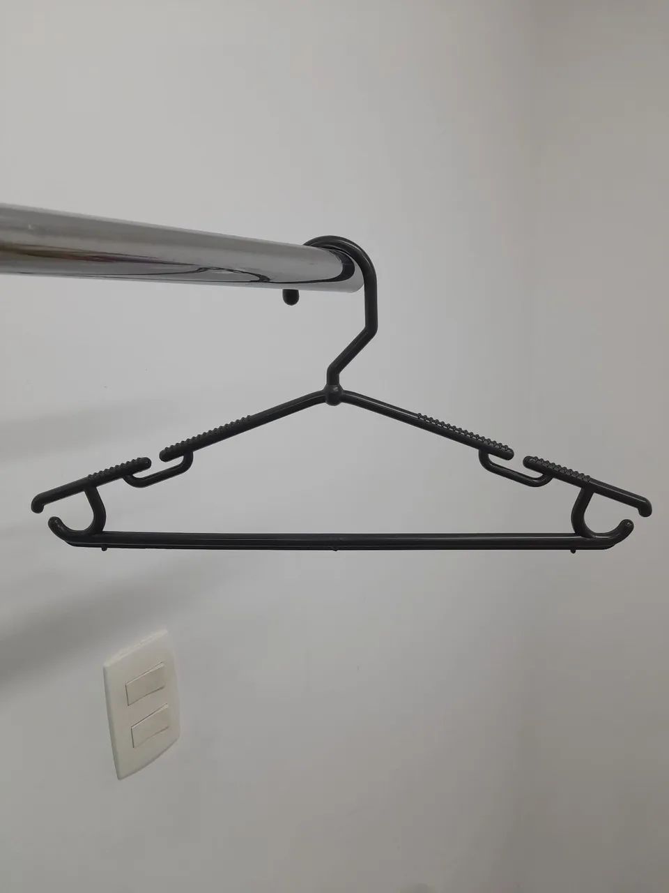 Equipamentos e móveis de loja de roupa - Foto 4