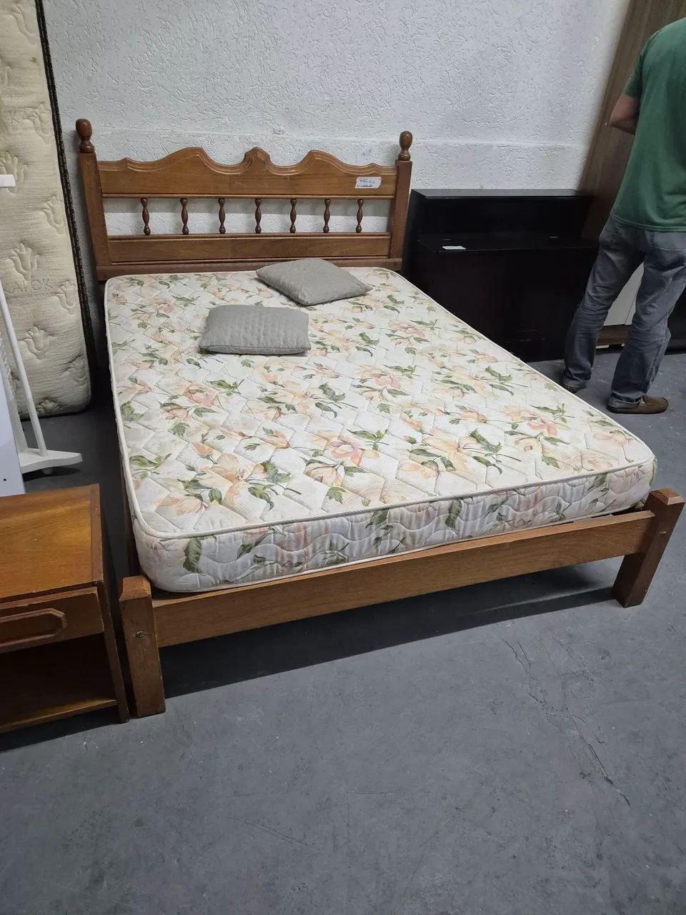Cama em madeira maciça  - Foto 3
