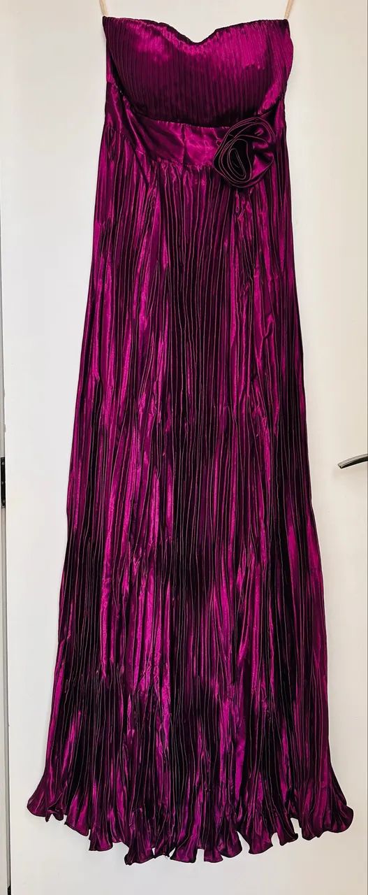 Belo vestido  bordô - Foto 3