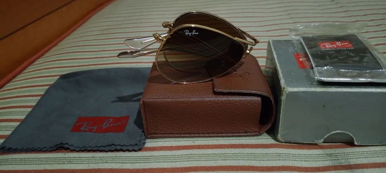 Óculos Rayban dobrável... belíssimo  - Foto 3