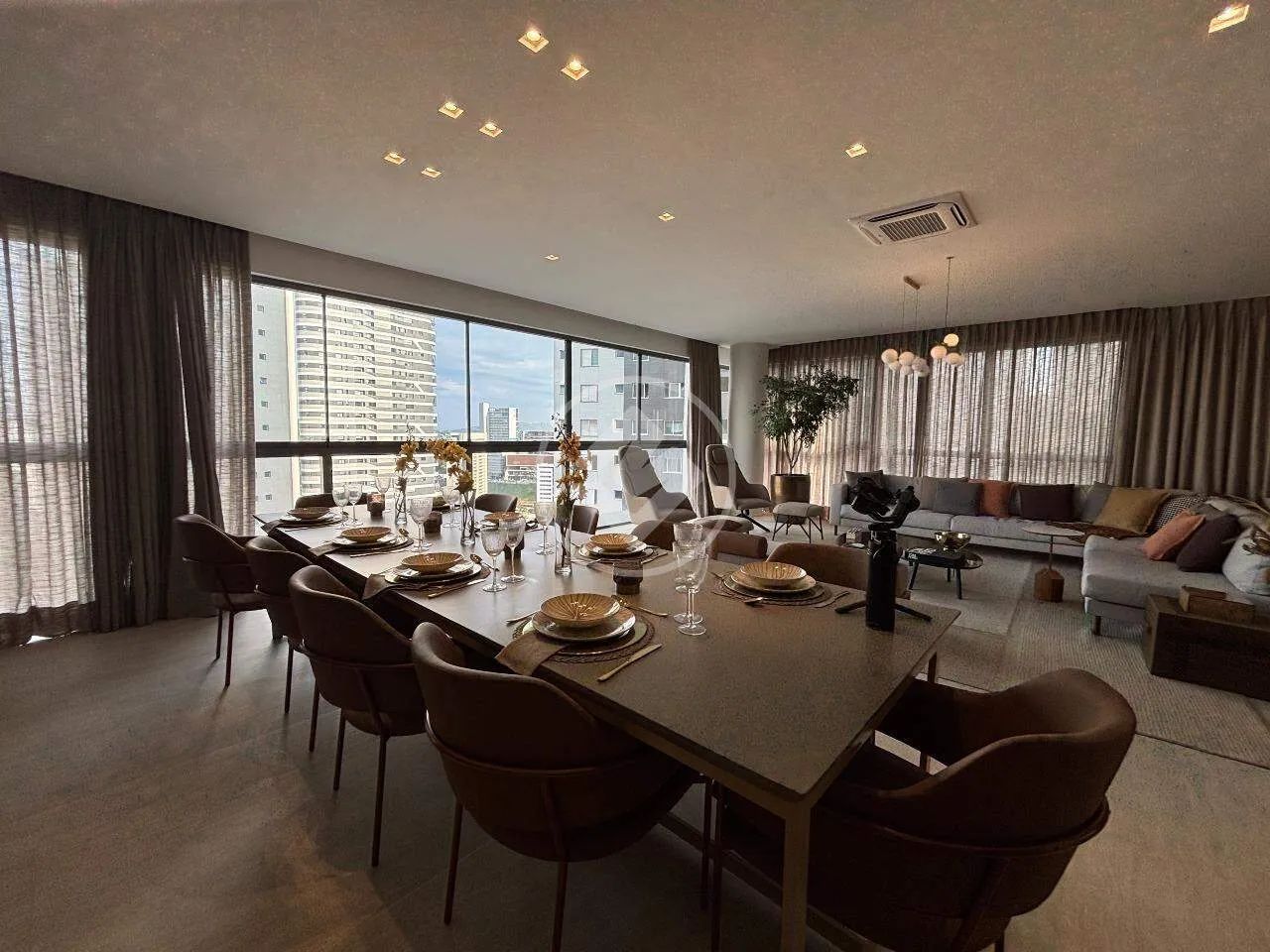 APARTAMENTO DE 199 M² COM 4 QUARTOS NO BAIRRO VILA DA SERRA