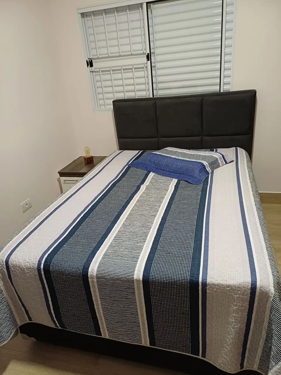 Cama Casal com baú 
