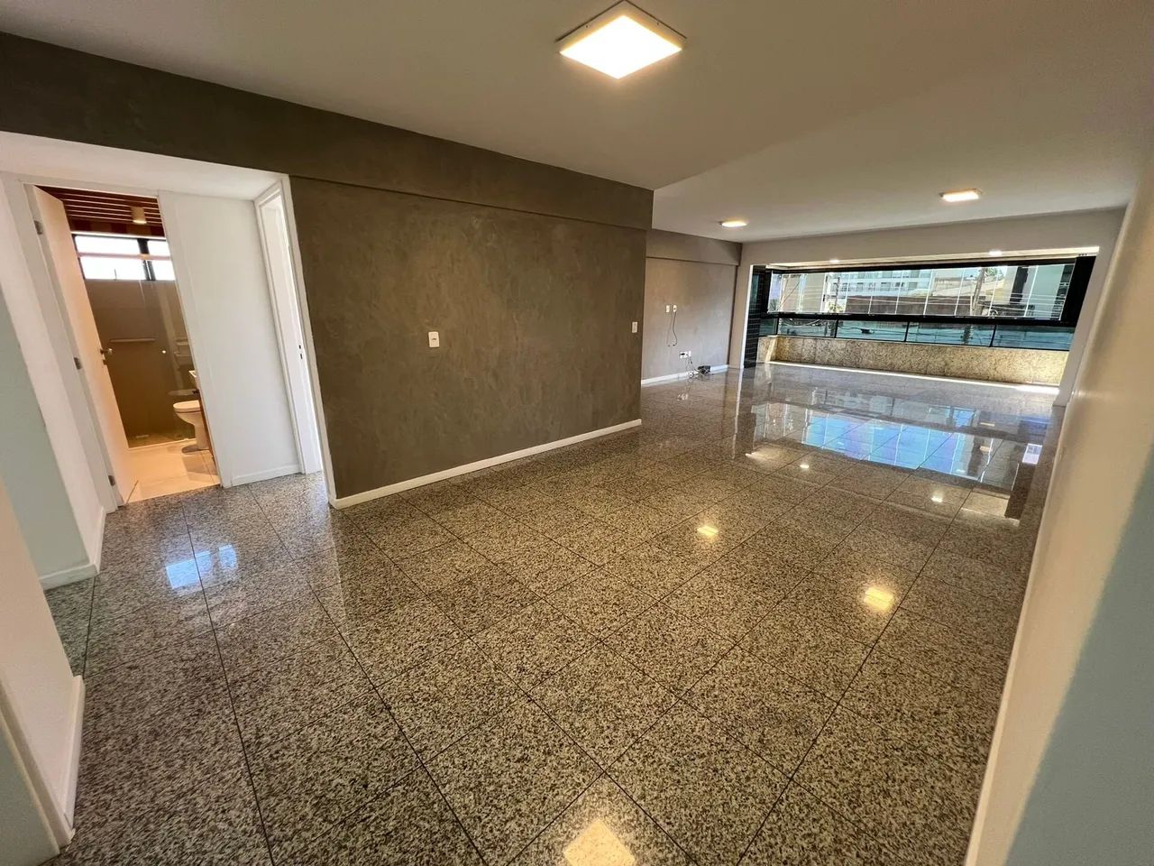 Apartamento 4 Quartos, 160m² na Ponta Verde