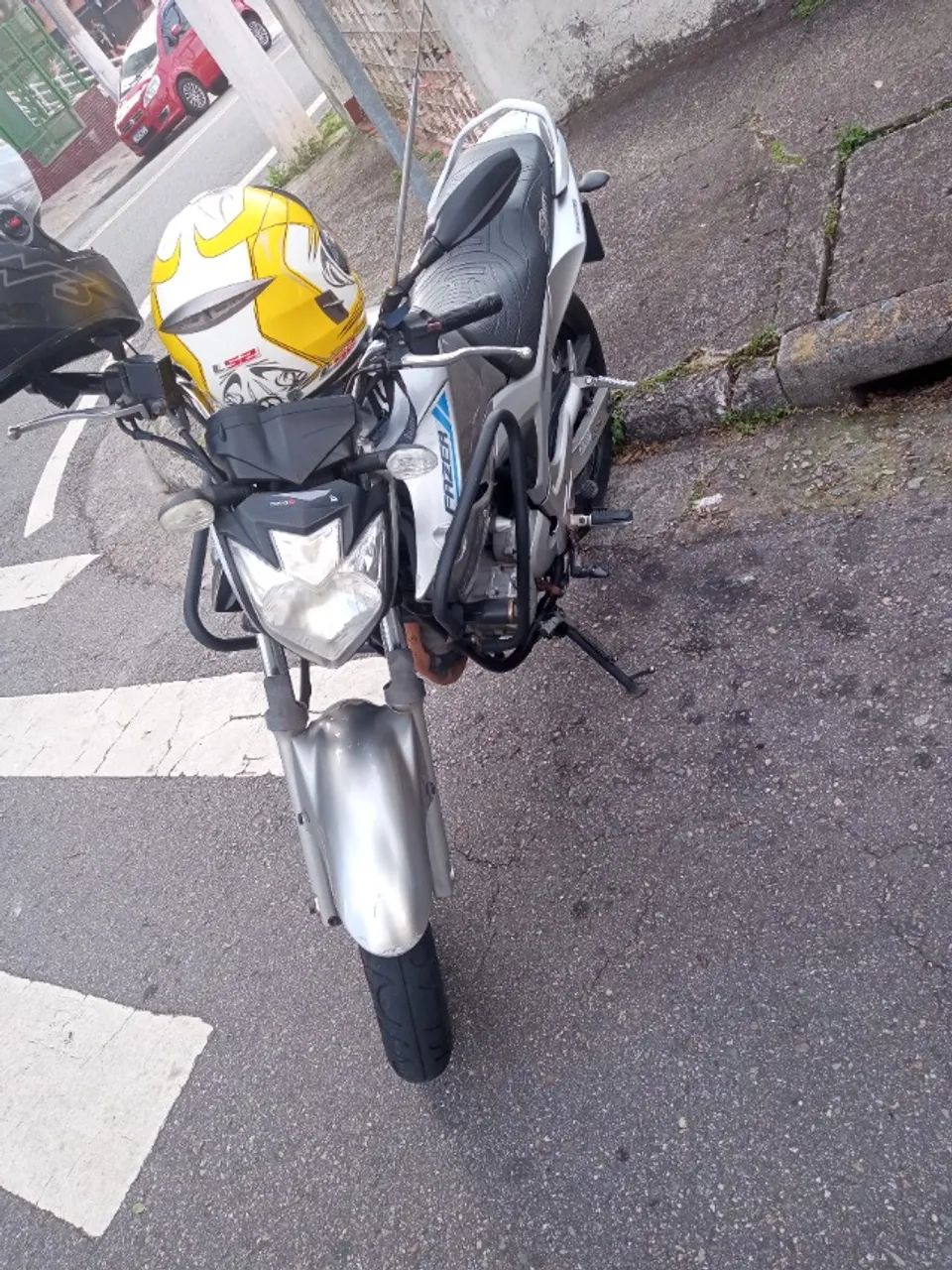 Fazer 250Cc zerada/ segundo dono / chave reserva, manual  - Foto 3