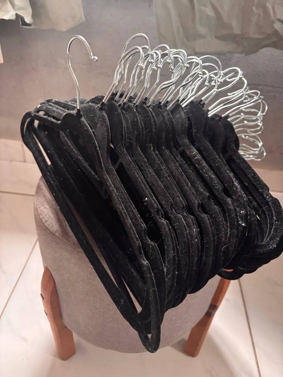 Conjunto de 50 cabides de veludo - Foto 3