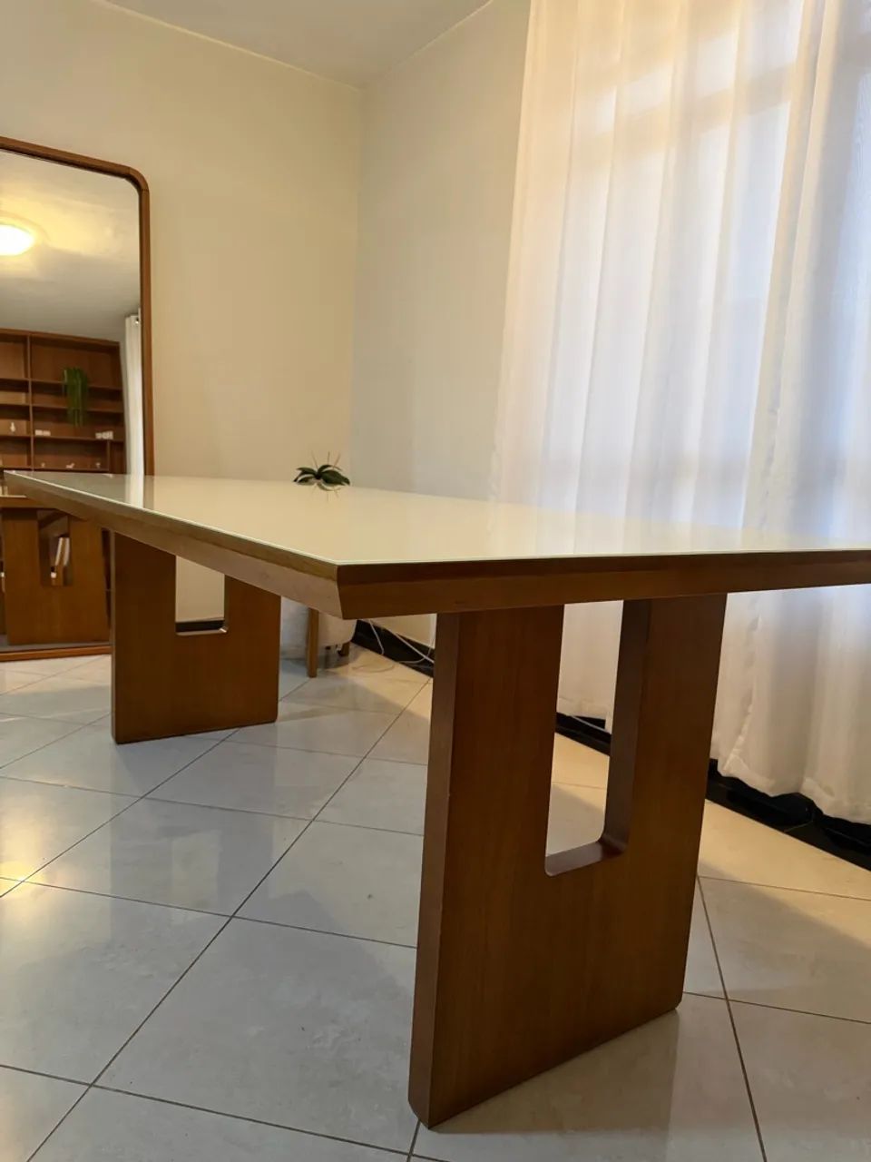 Mesa 6 lugares madeira maciça e vidro - Foto 2