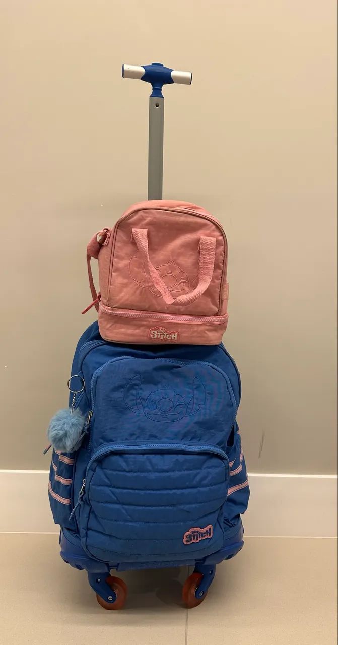 Mochila e Frasqueira Stitch