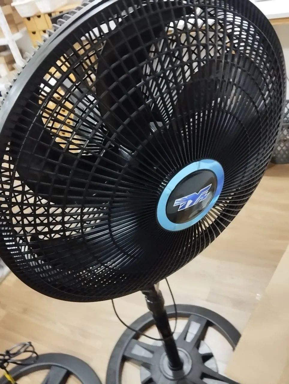 Ventilador coluna 220v funcionando perfeitamente 