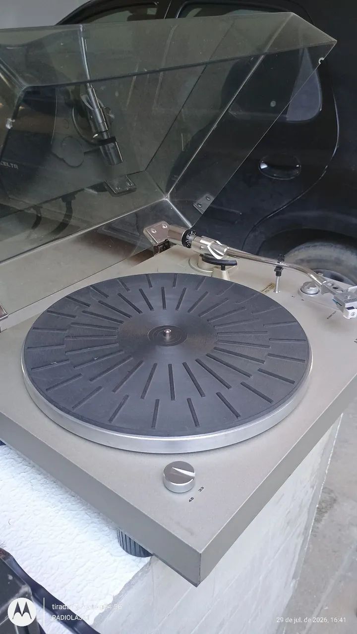 Toca discos Akai AP-100c - Foto 2