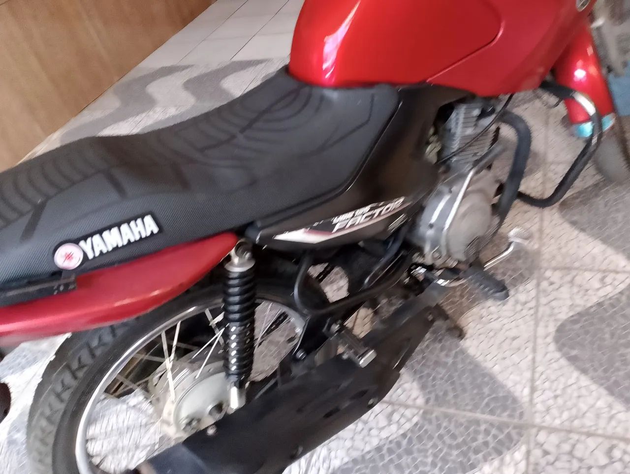 Moto Yamaha 125 factor  - Foto 4