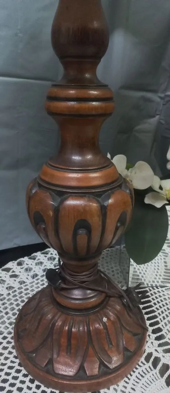 Pedestal de abaijur em madeira  - Foto 4