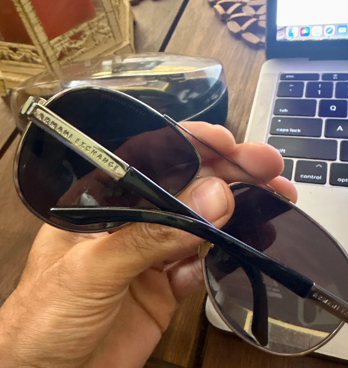 Óculos Escuro Armani Exchange com estojo original.  - Foto 5