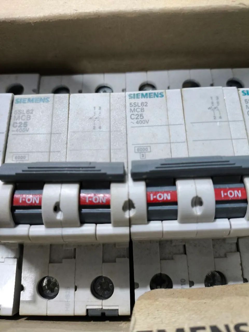 Disjuntor Siemens Bipolar 20A e 25A - Foto 2