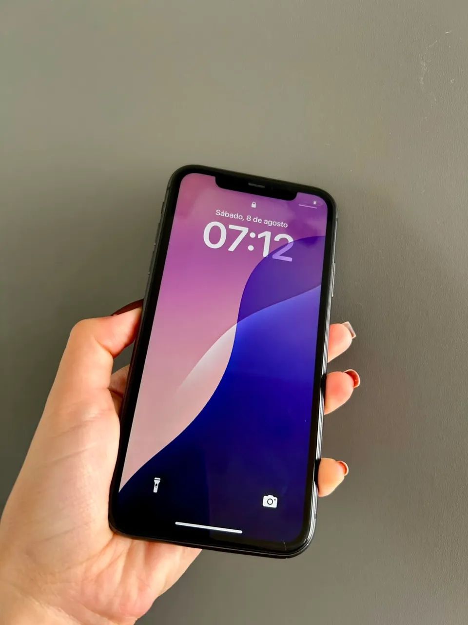 iPhone 11 na cor preta ? - 64 gb  - Foto 3