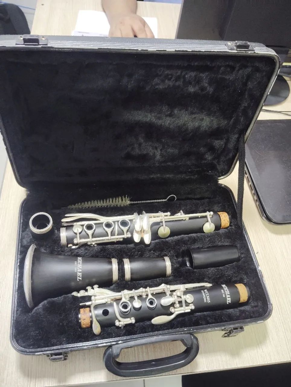 Vende-se clarinete 