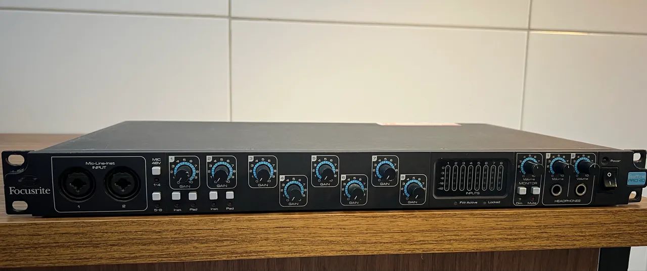 Interface de Áudio Focusrite Saffire PRO 40