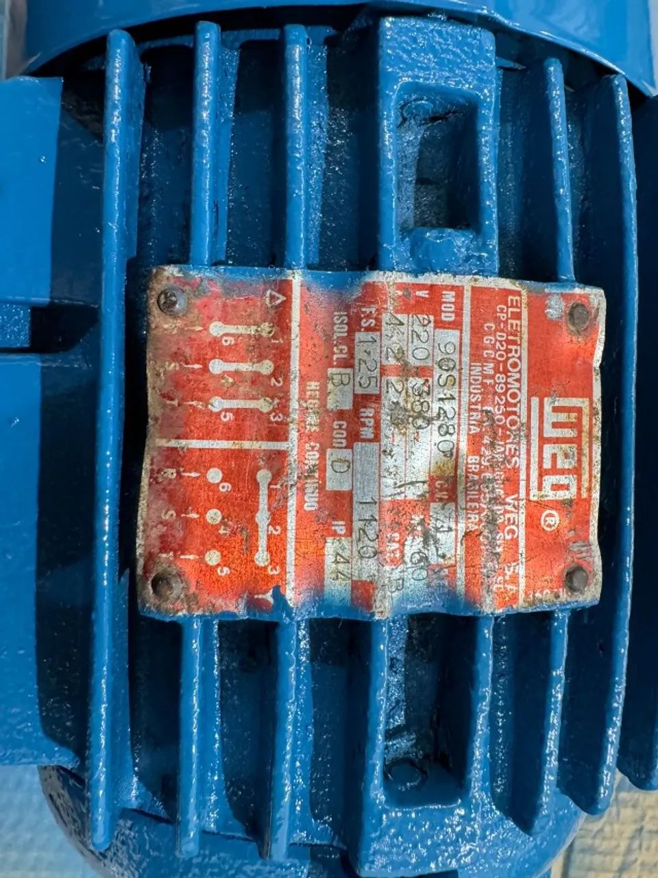 MOTOR ELÉTRICO TRIF WEG 1CV 6POLOS USADO - Foto 2