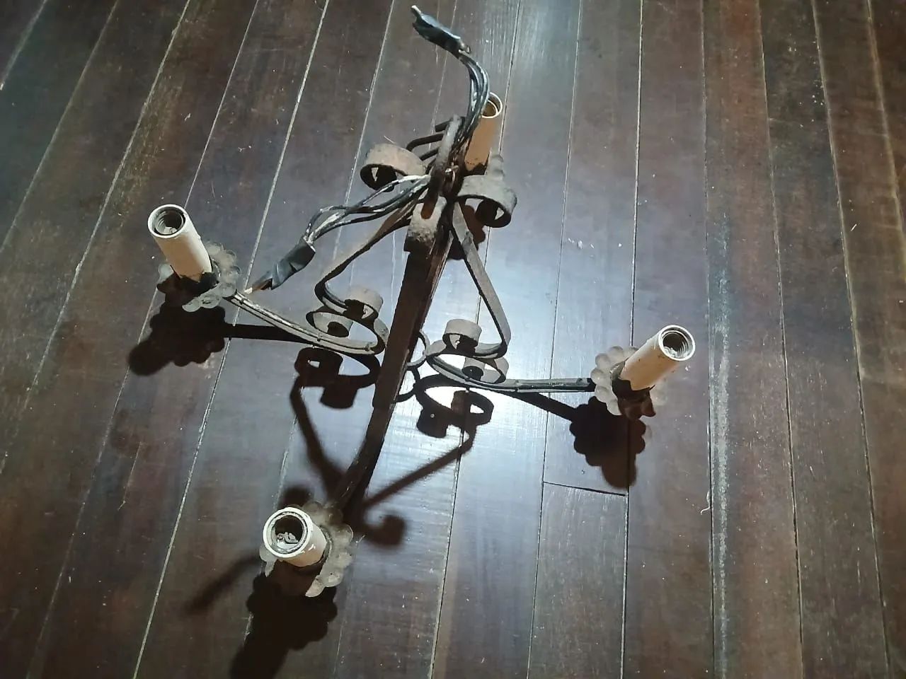 Candelabro Rústico forjado para Decoração e Restaurantes!