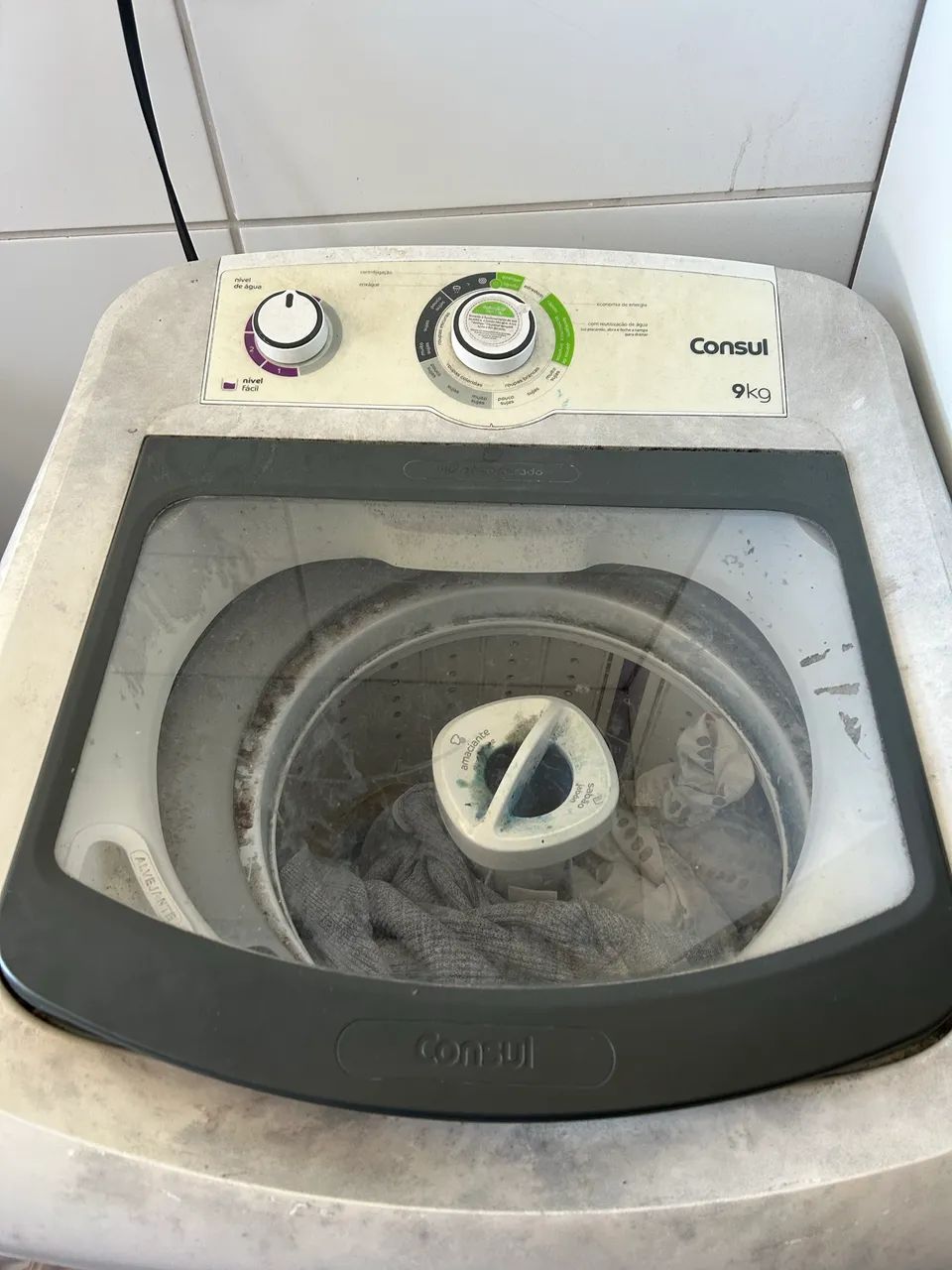 Máquina de lavar roupa usada