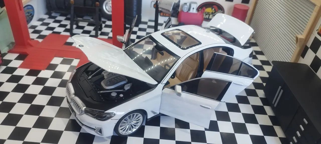 BMW 530LI 1/18 - Foto 4