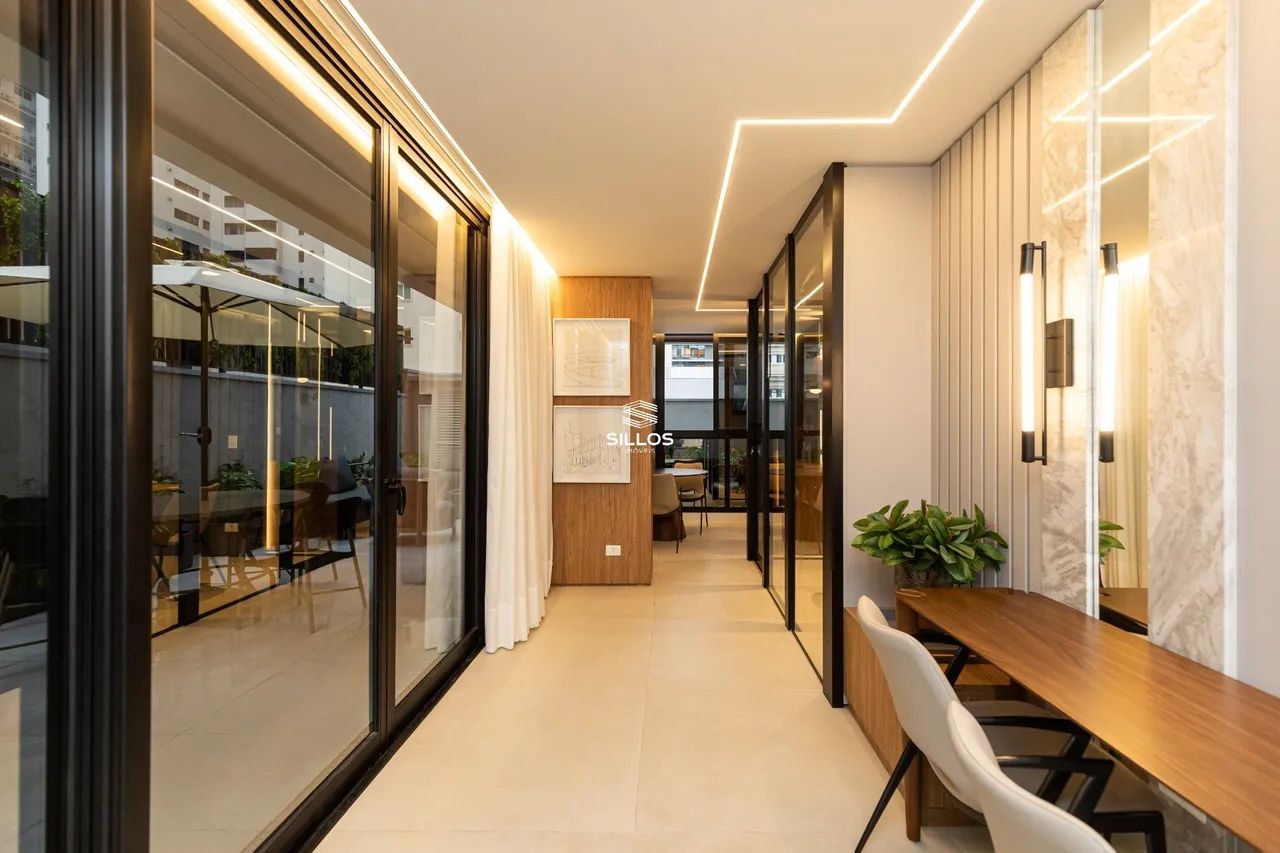 Studio mobiliado à venda com 1 quarto no Batel em Curitiba
