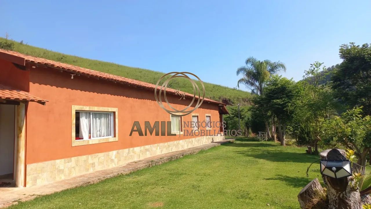 Sitio com espaço gourmet em Taubaté