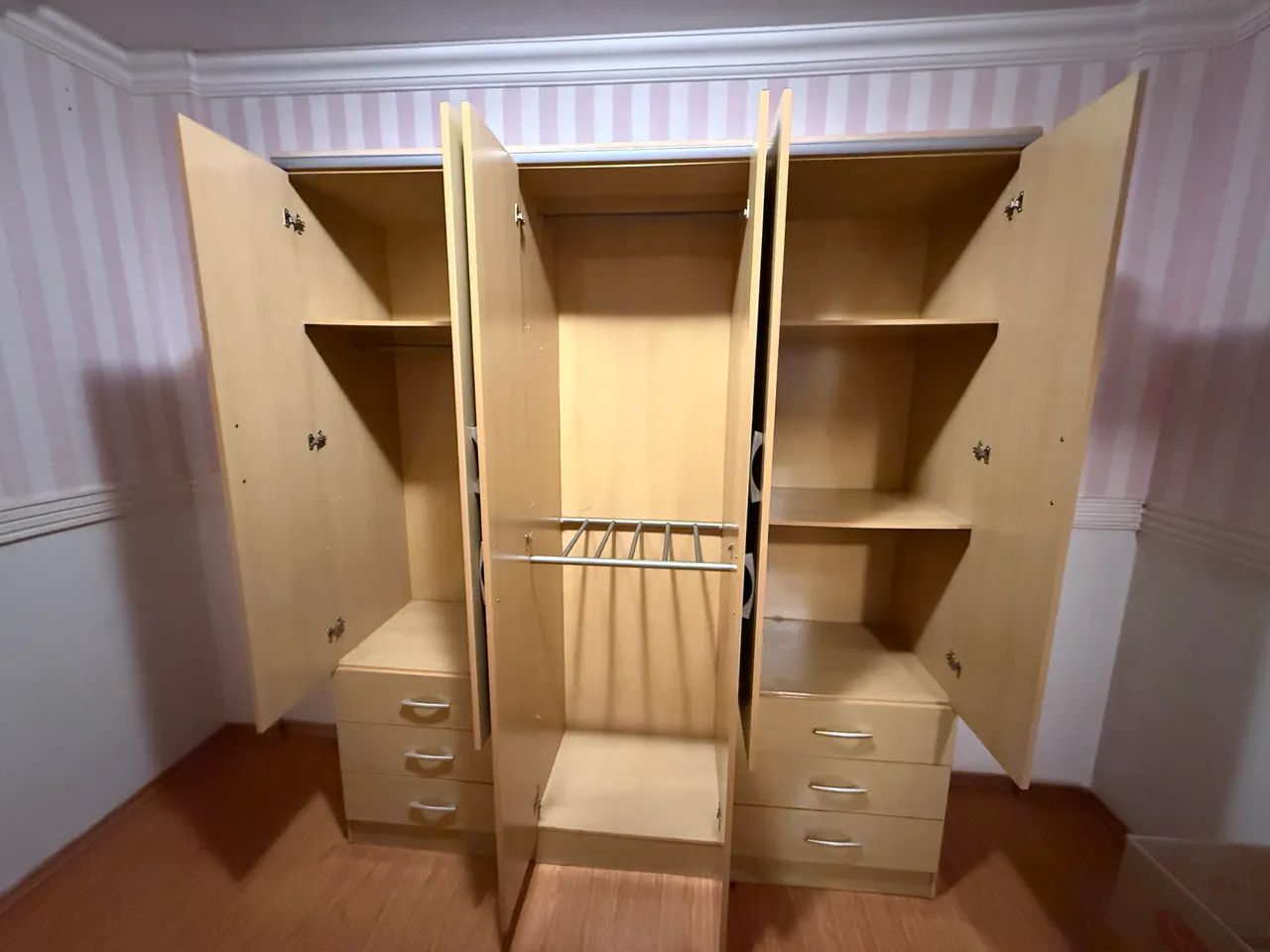 Guarda roupa casal