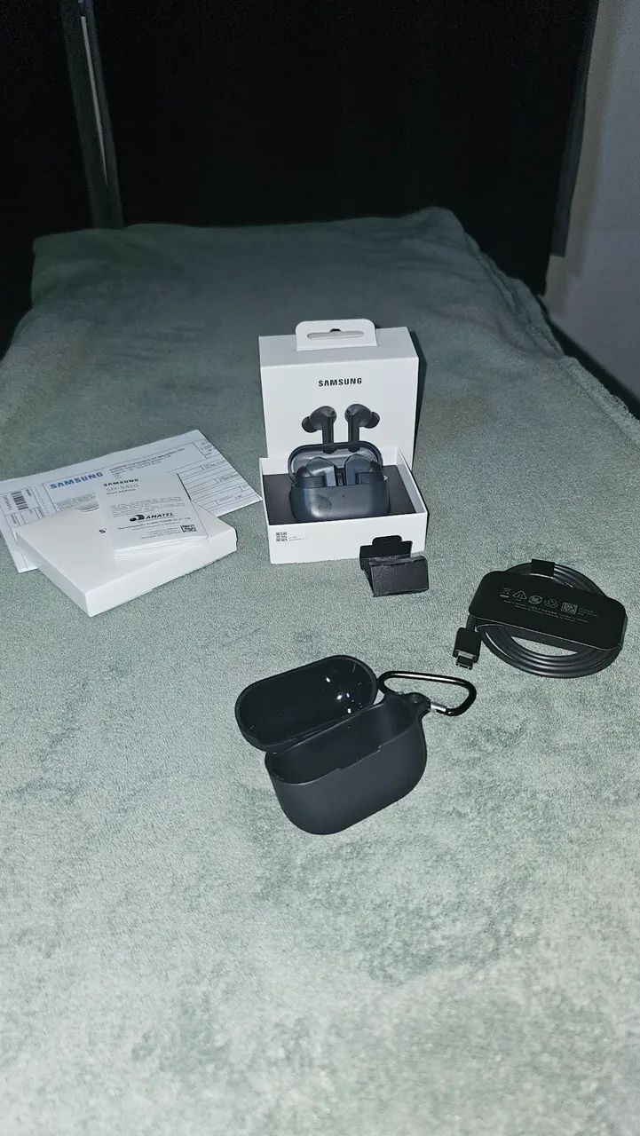 Galaxy Buds 3 Fe na caixa.