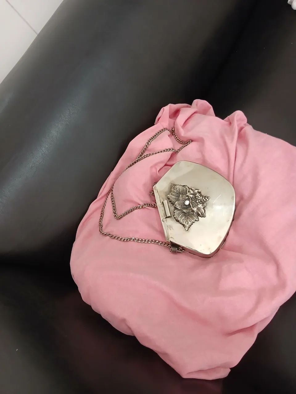 Bolsa antiga de metal prateado deslumbrante  - Foto 5
