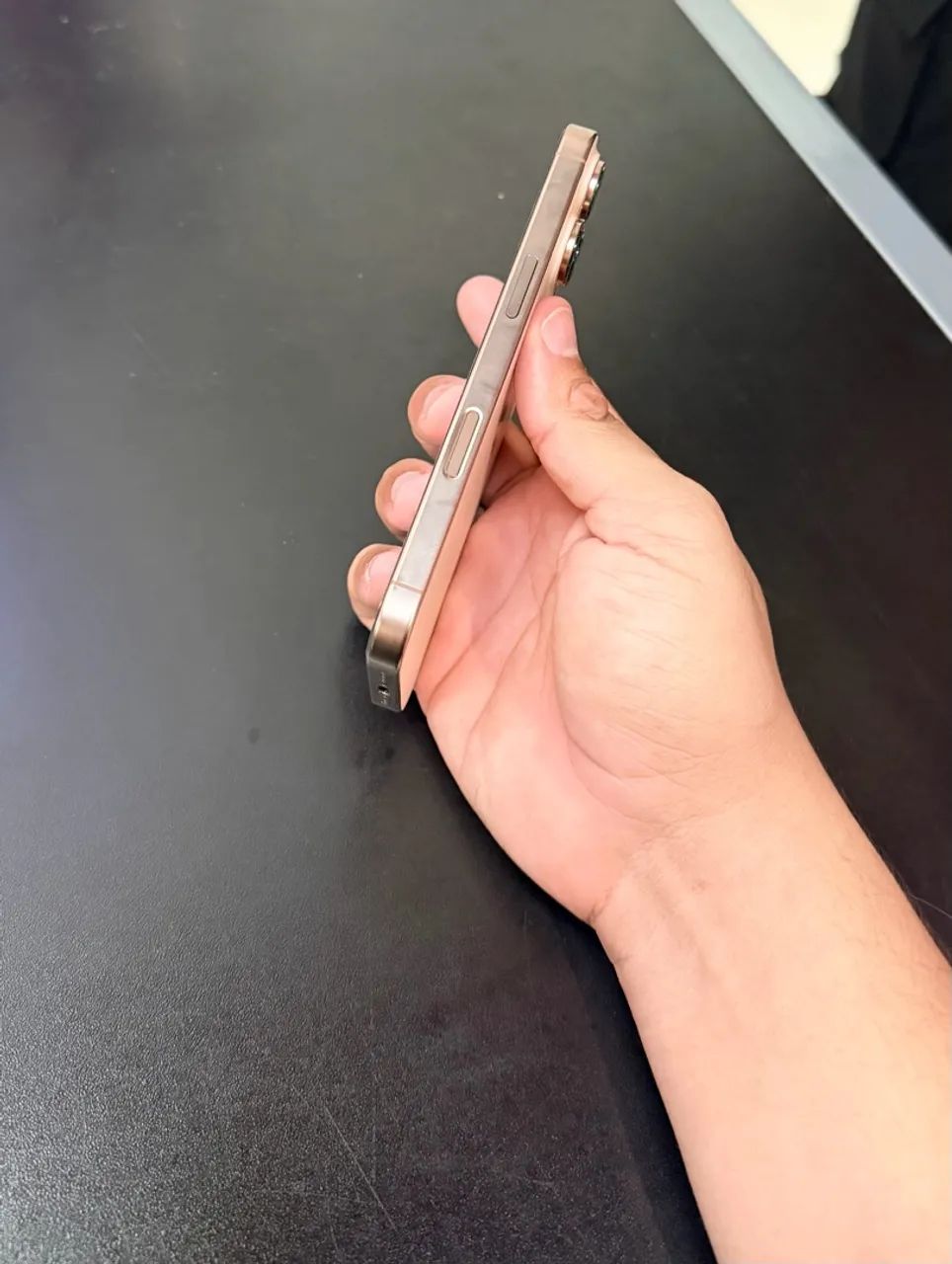 IPhone 16 Pro - Foto 3