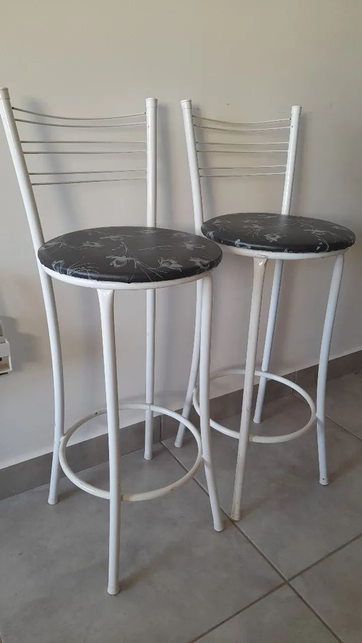 Banquetas p/ balcão.