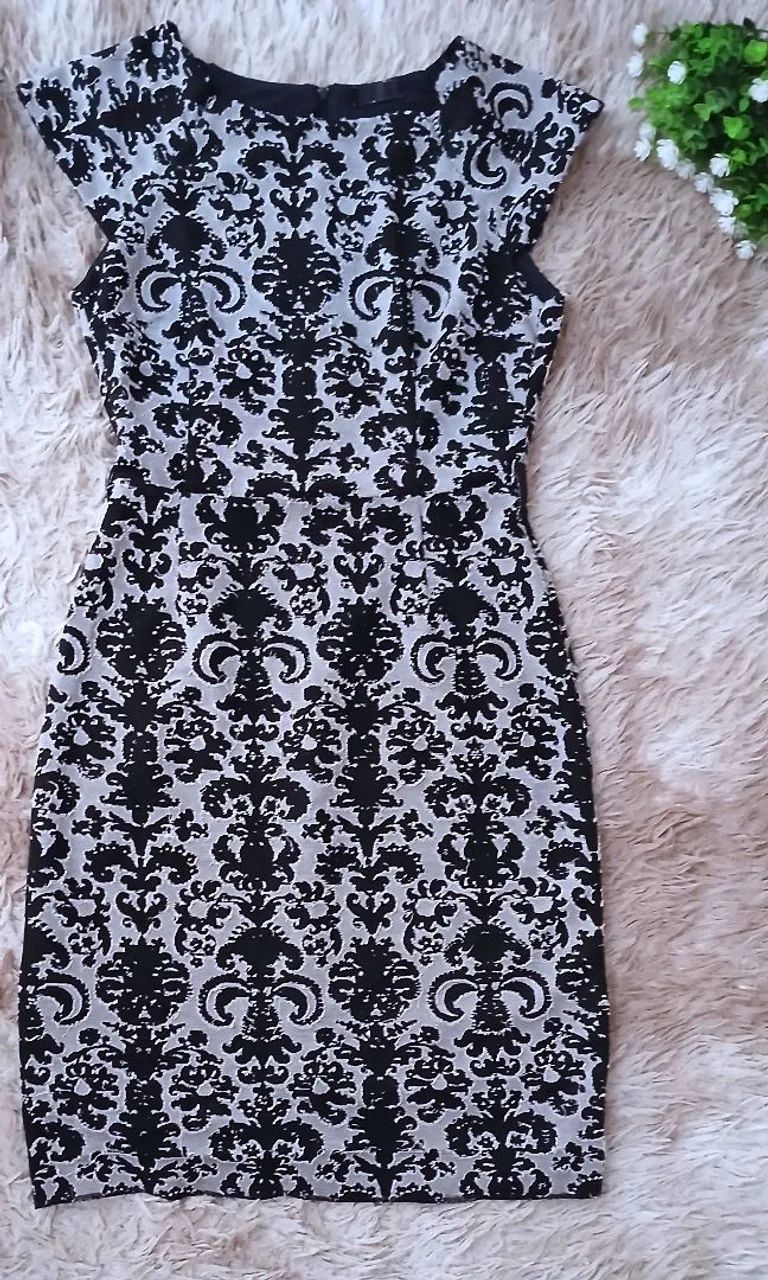 VESTIDO USADO 1 VEZ - Foto 4