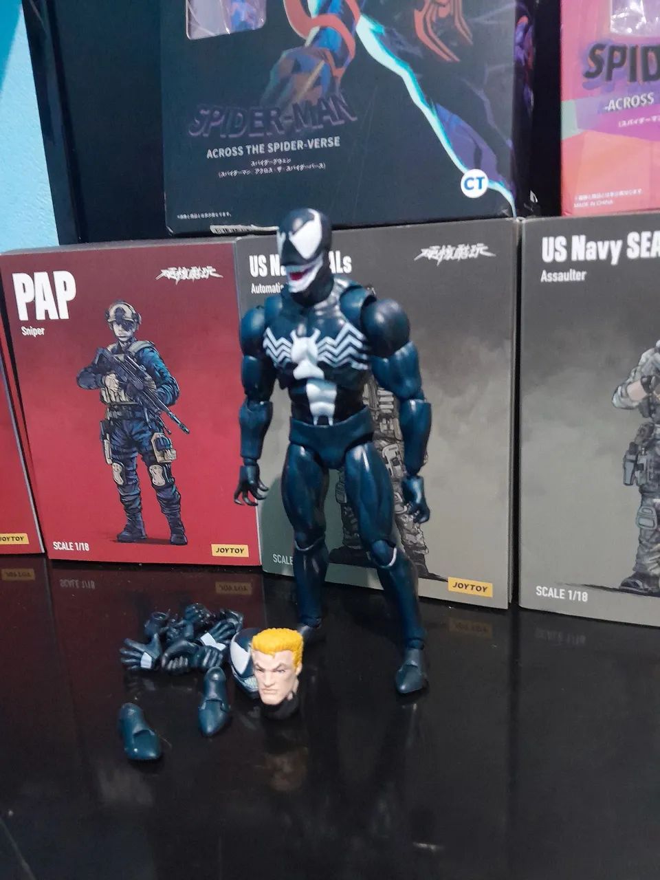 Venom action figure (spider man)65578379953666121