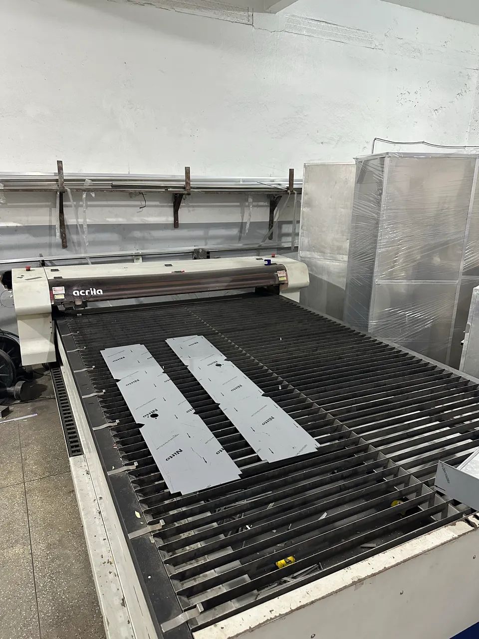 Vendo máquina de corte a laser, acrilla da automatisa