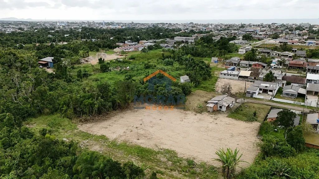 Terrenos em Praia de Leste
