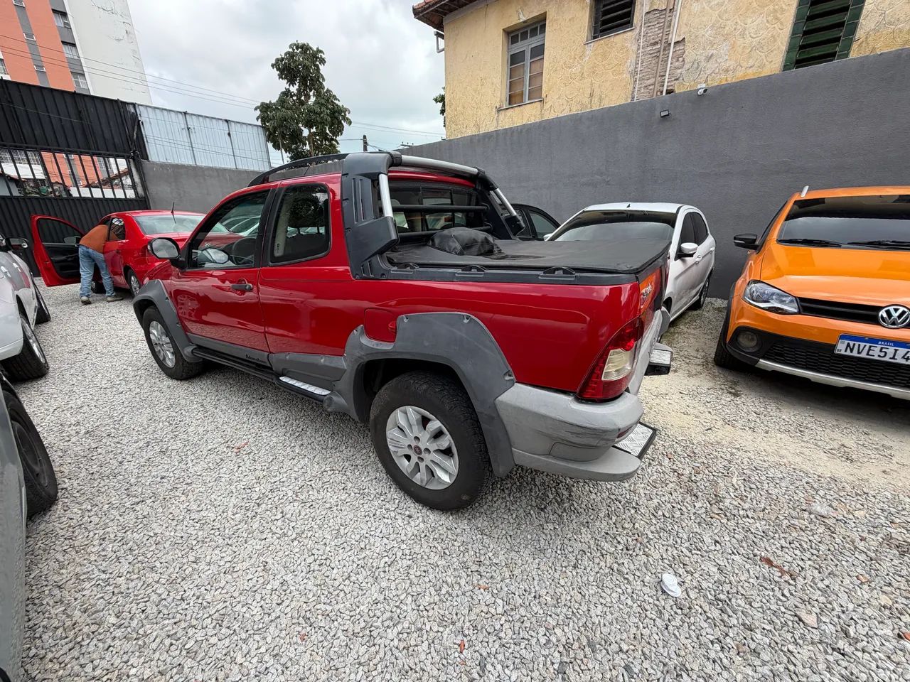 Fiat Strada Adventure1.8/ 1.8 Locker Flex CD 2013 - Foto 4