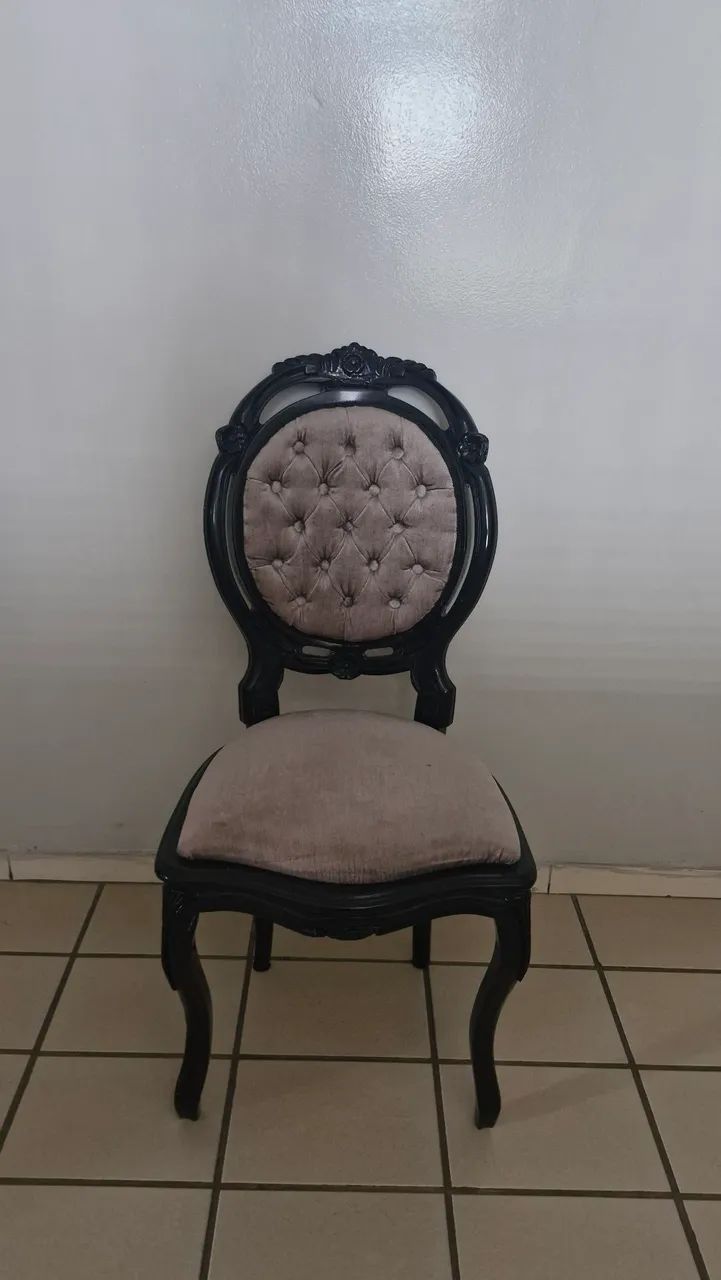Cadeira estilo Luiz XV