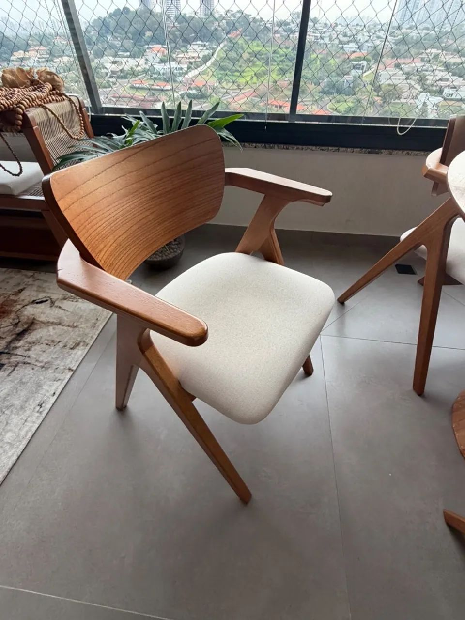 Mesa com cadeiras - Foto 2