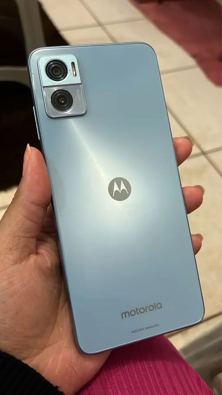 Vendo celular Motorola E22 - Foto 2