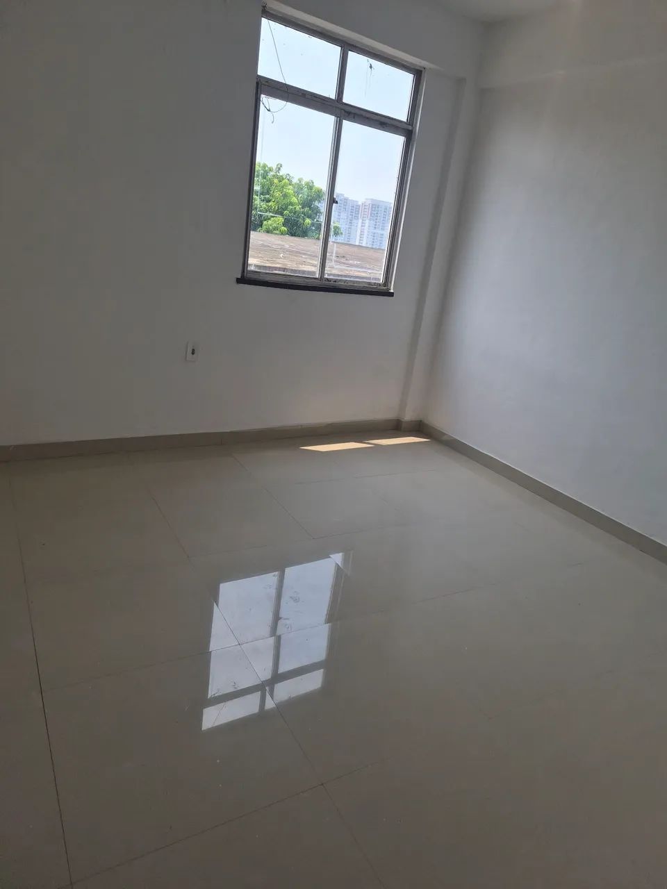 Apartamento com Varanda lateral! Lirio do vale - Foto 5