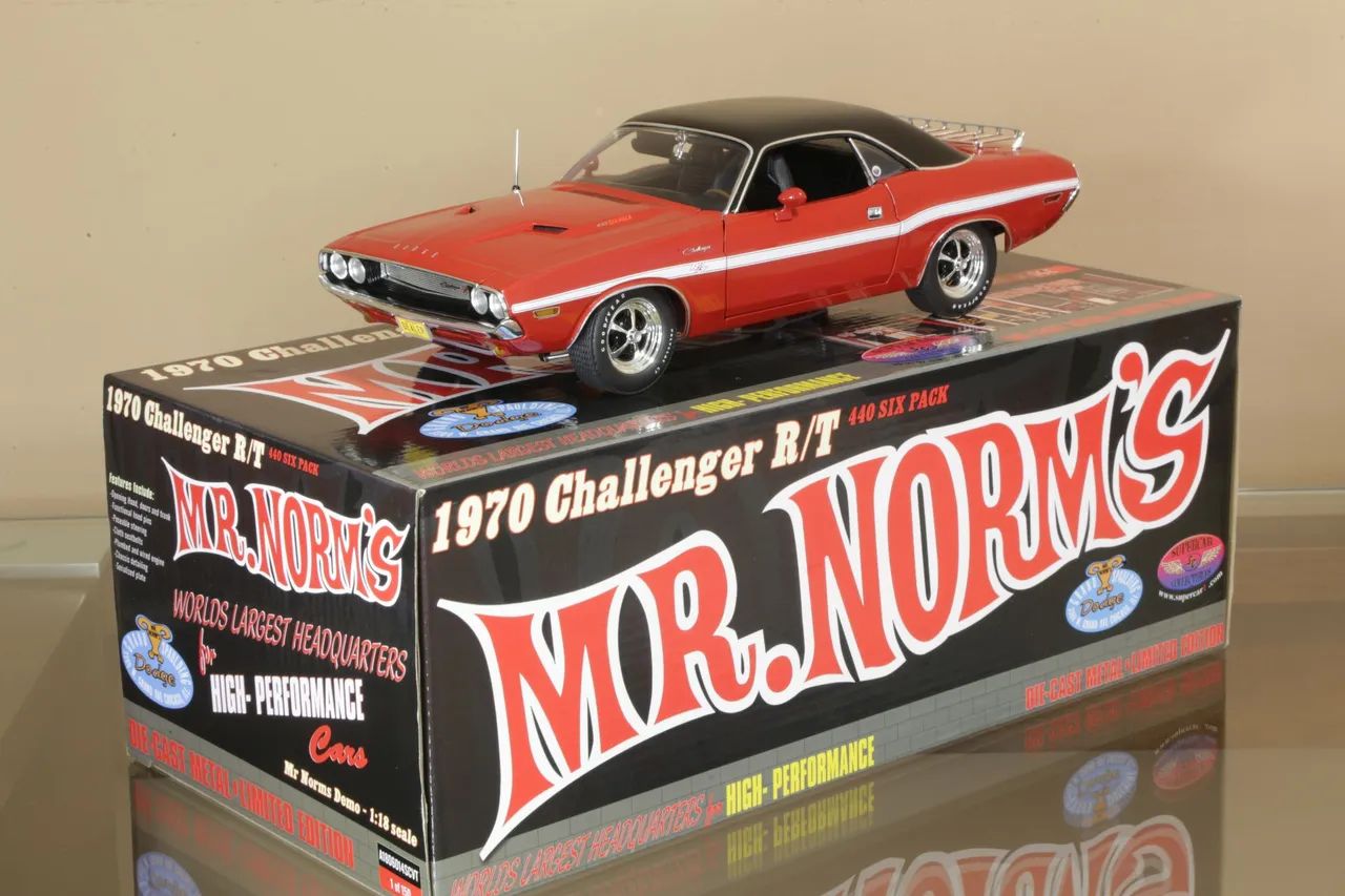 Miniatura 1:18 Dodge Challenger 1970 - Hobbies e coleções - Jardim