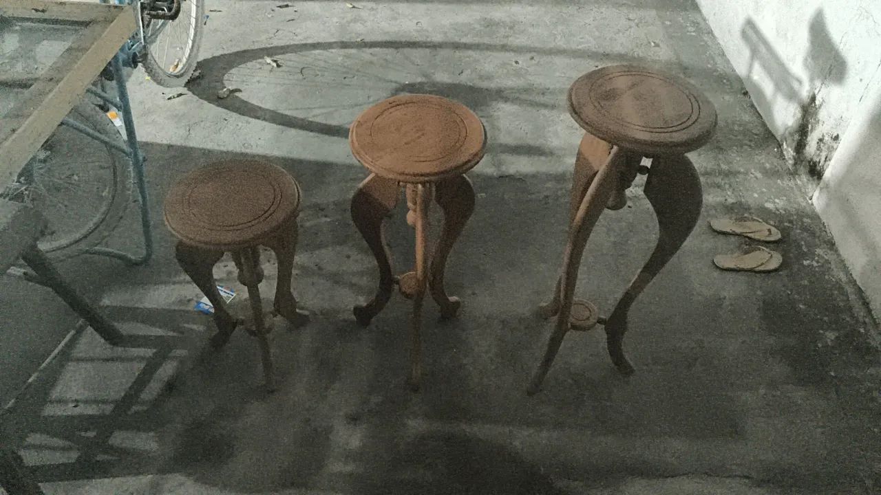 Conjunto de 3 mesas em madeira maciça - Foto 3