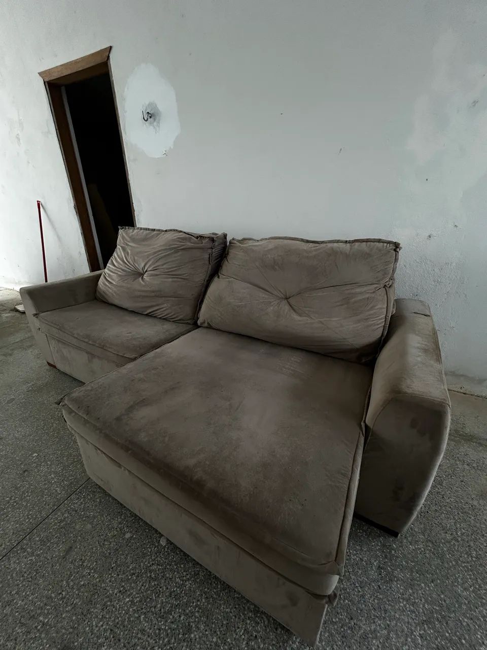 ? R$ 2.200  Sofá Retrátil e Reclinável - Muito Confortável - Foto 2